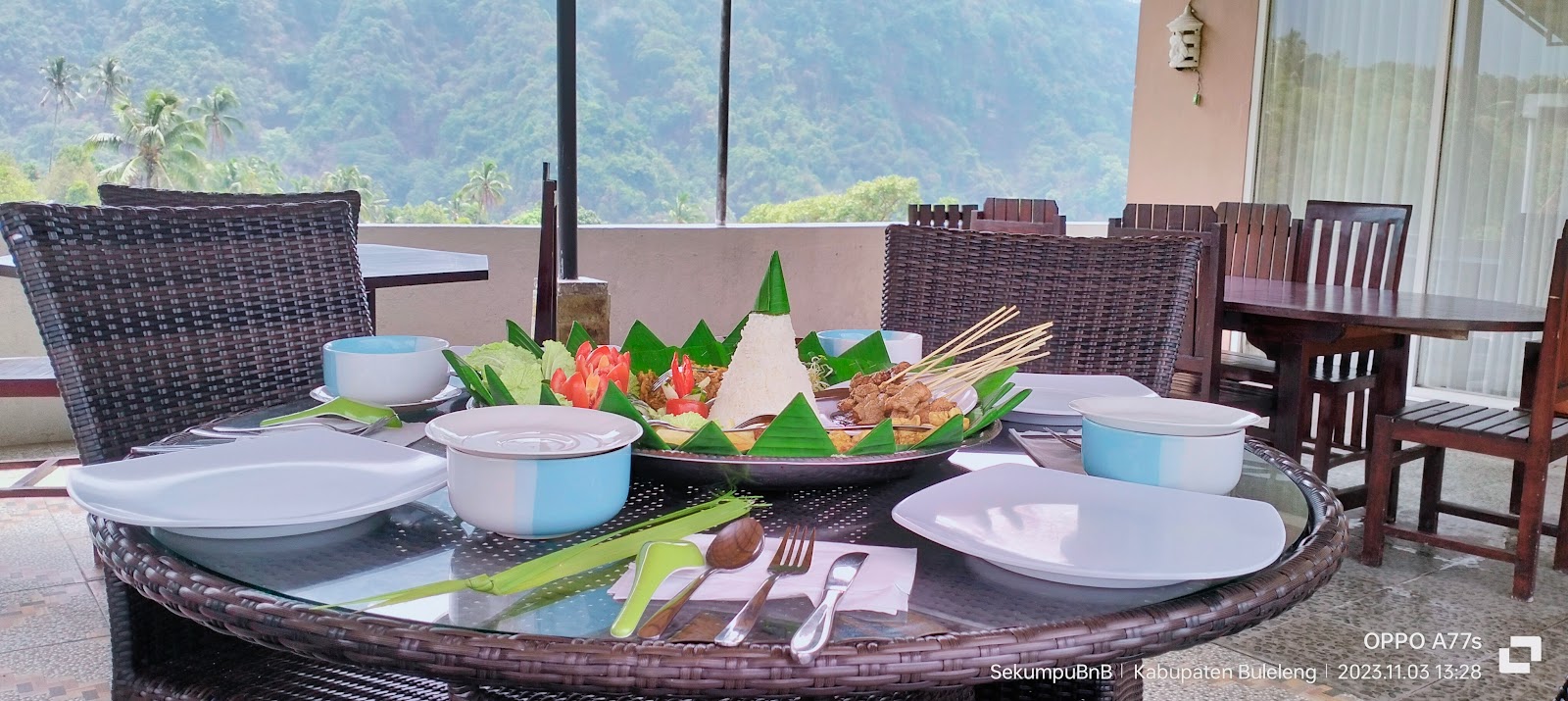 Hanging Restaurant & Bar