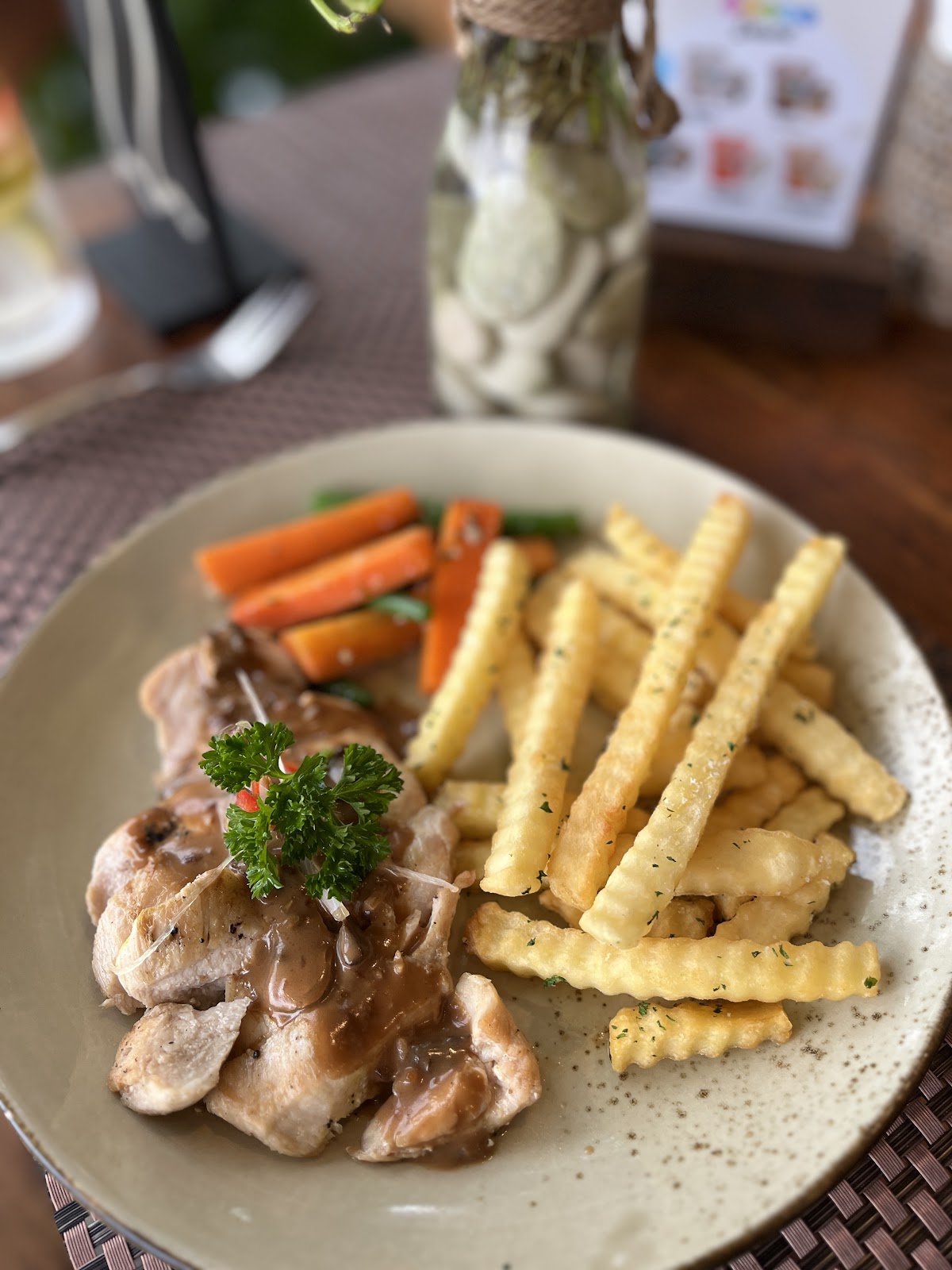 THE KAWI RESTO POOL AND BAR