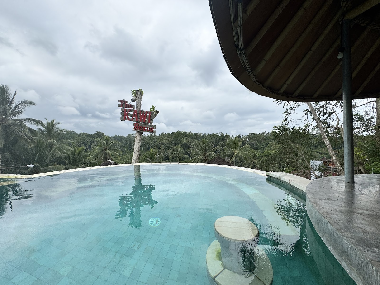 THE KAWI RESTO POOL AND BAR