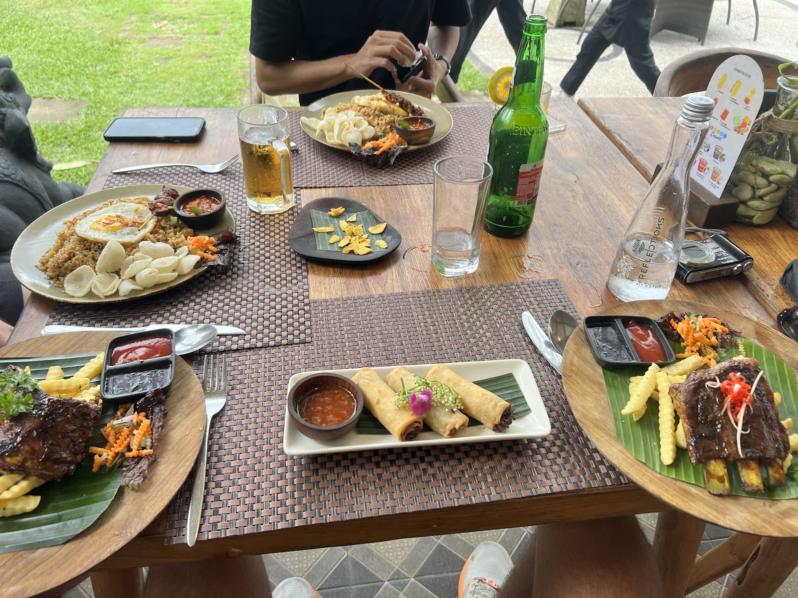 THE KAWI RESTO POOL AND BAR