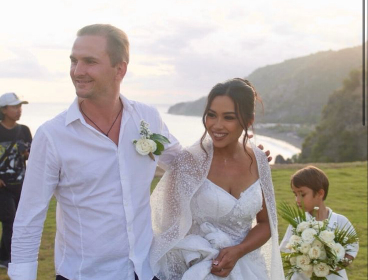 «У меня дела, когда вернусь, не знаю»: Сергей Домогацкий сбежал с Бали после обвинений в афере на $5 млн