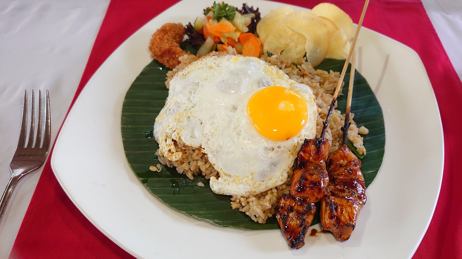 Laguna Garden Restaurant Pantai Mengiat