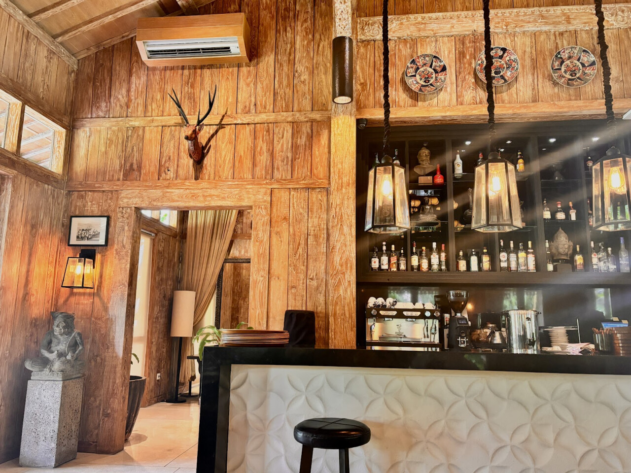 Kayumanis Resto Jimbaran