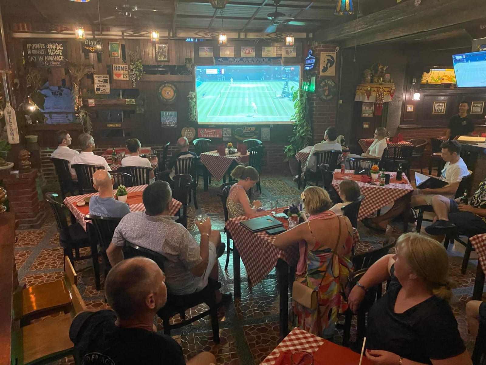 Tavern De Bali Sport Bar and Restaurant