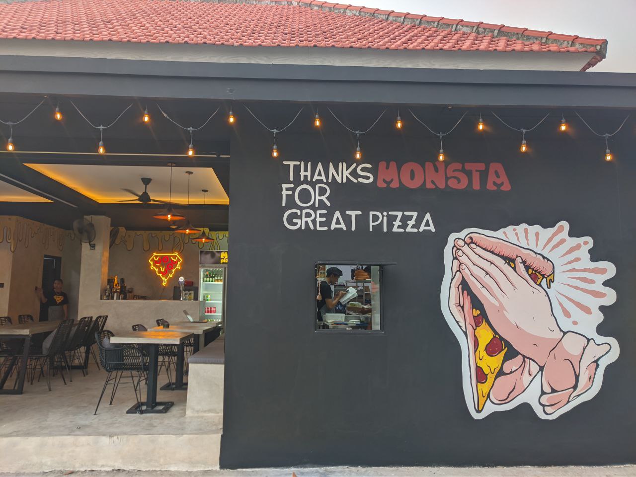 MONSTA Pizza, Wings & Beer