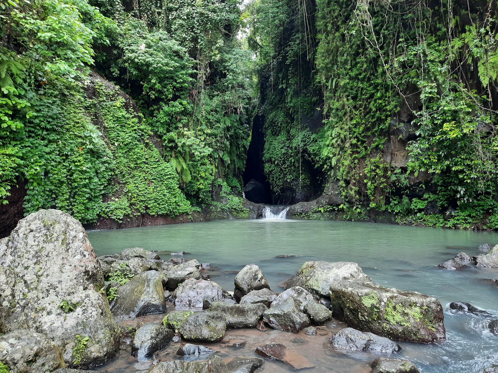 Водопад Aling-Aling