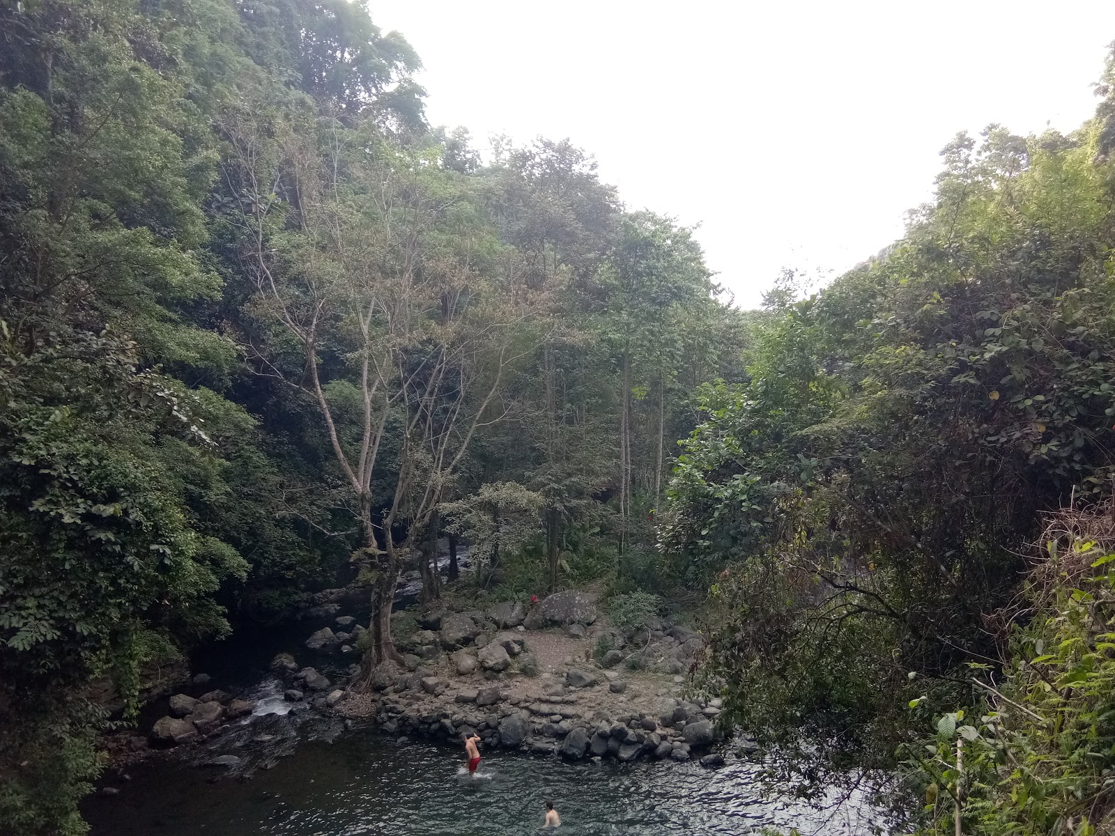 Водопад Aling-Aling