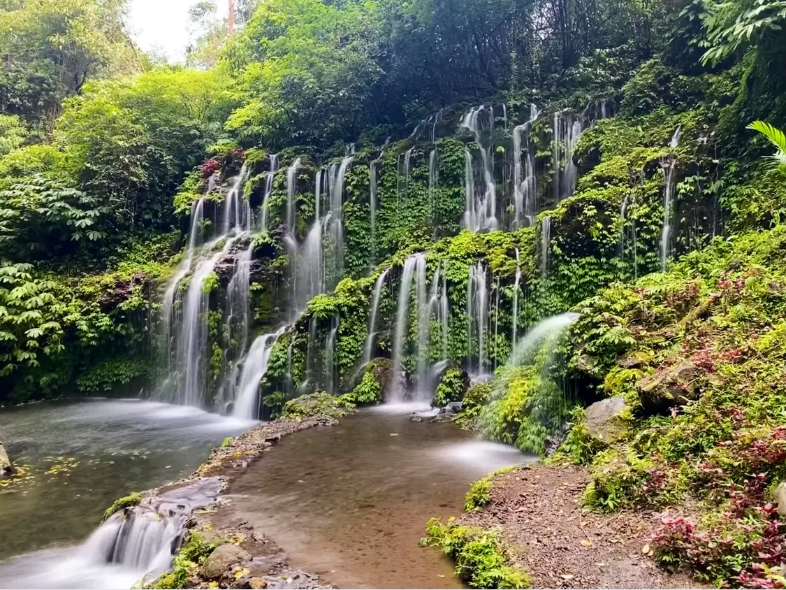 Водопад Banyu Wana Amertha
