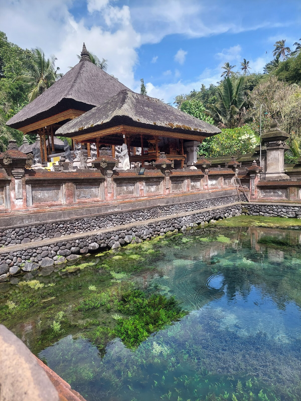 Храм Pura Tirta Empul