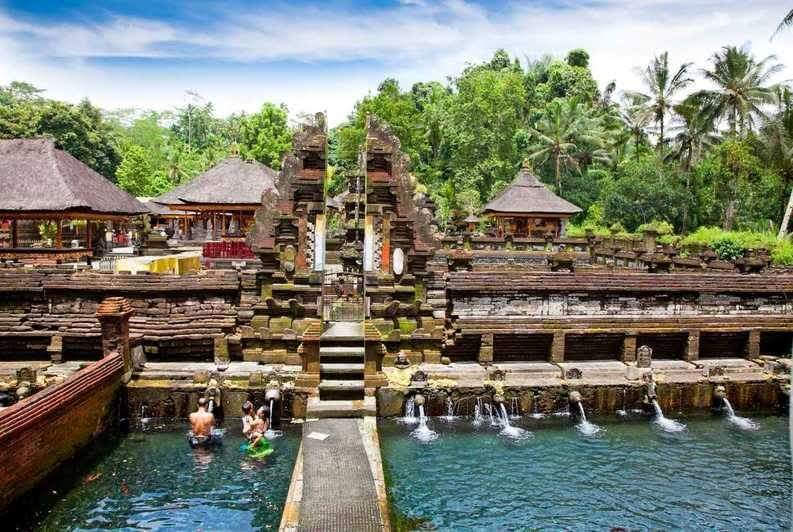 Храм Pura Tirta Empul