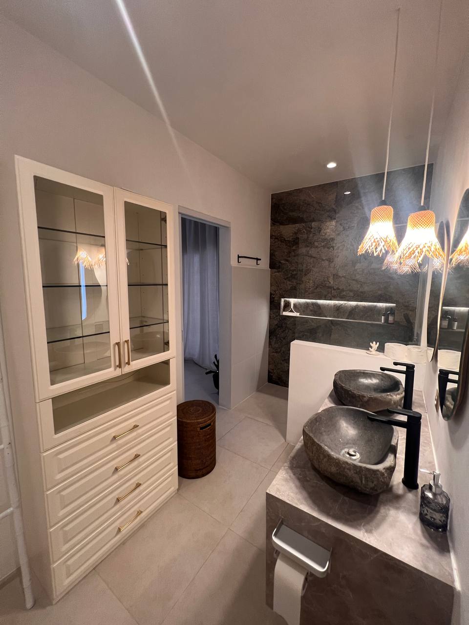 Вилла дизайнерская новая 4br вилла в сануре Санур 250м² 4 и более спален