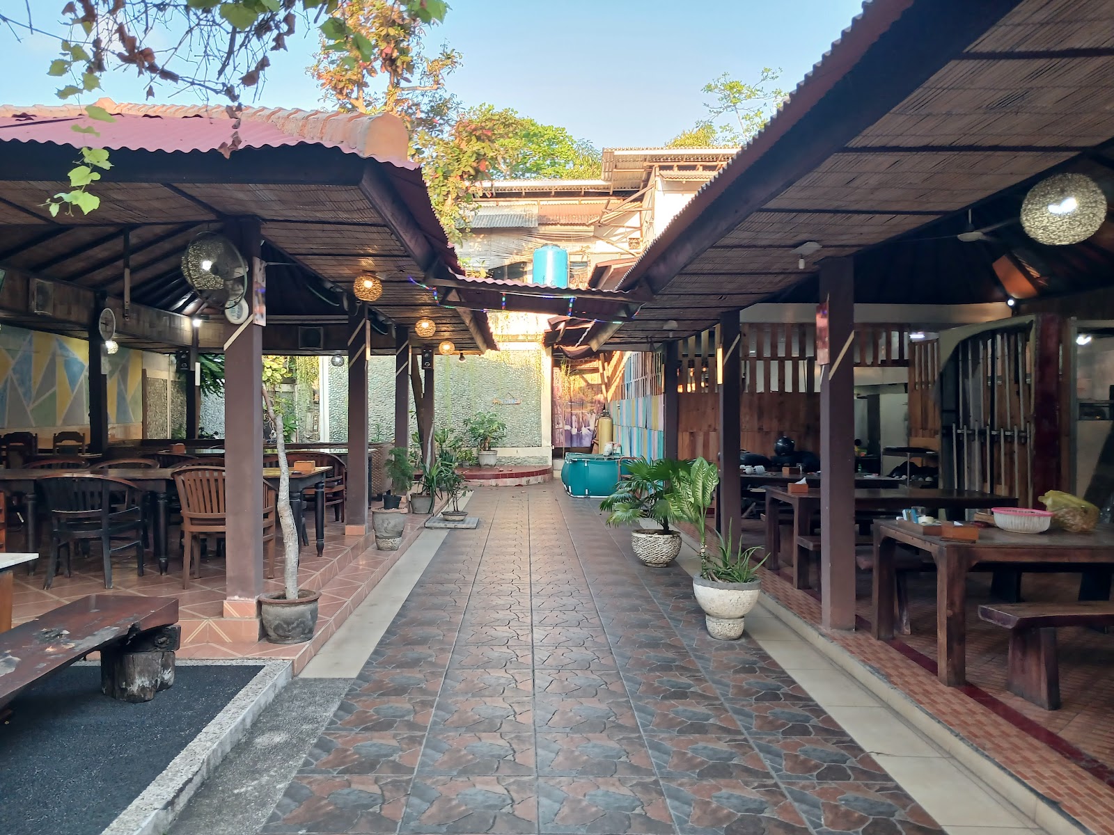 Waroeng Betawi Ahong