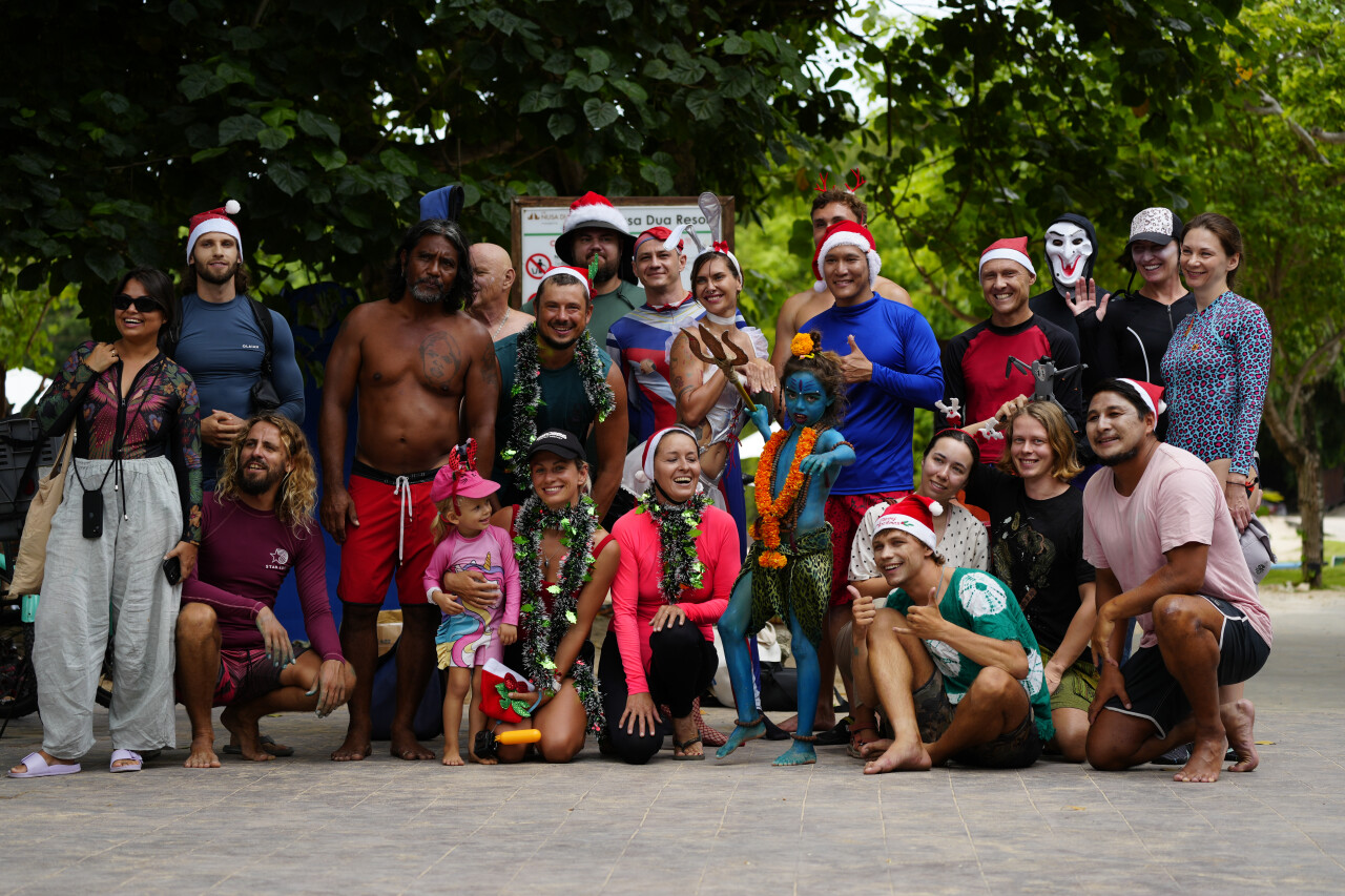 Шива на лайнапе. Серферы из чата БалиФорума отметили Новый год костюмированным заездом