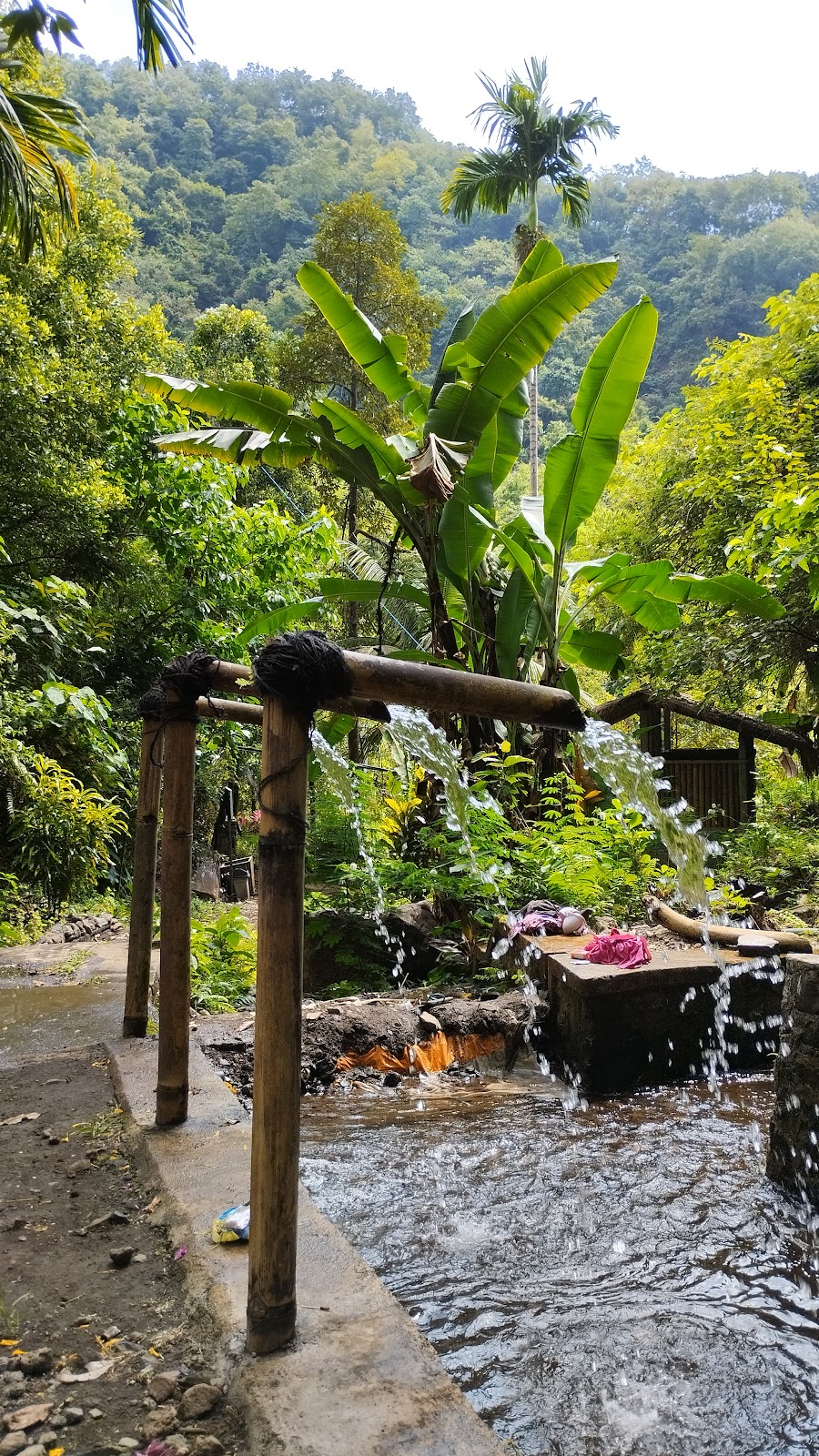 Водопад Air Terjun Yeh Mampeh