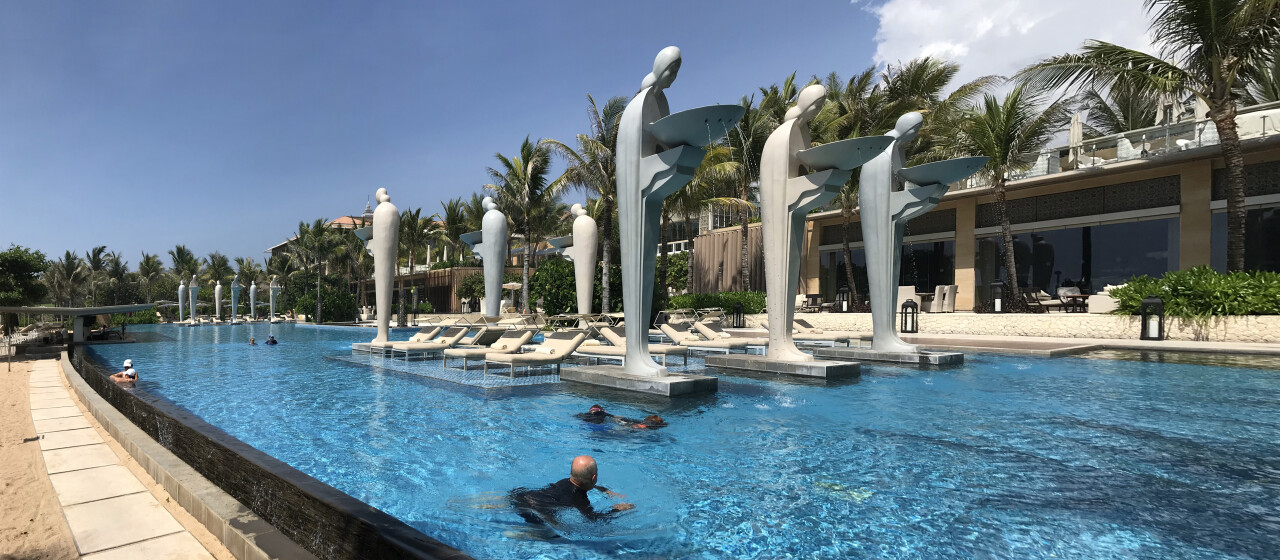 Парламент Бали взялся за The Mulia: вопросы к сооружениям в прибрежной зоне