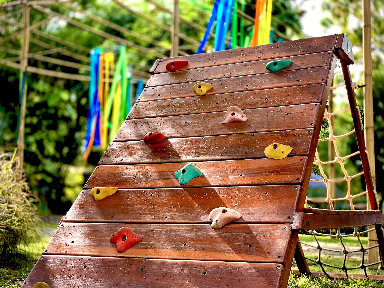 BIOSPHERE SCHOOL BALI : Preschool, Primary, Day Care & Playground