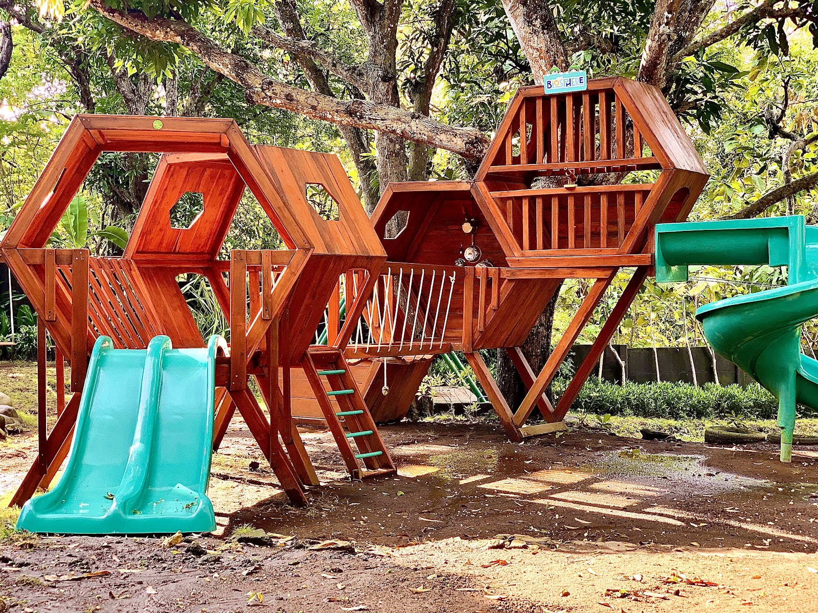 BIOSPHERE SCHOOL BALI : Preschool, Primary, Day Care & Playground