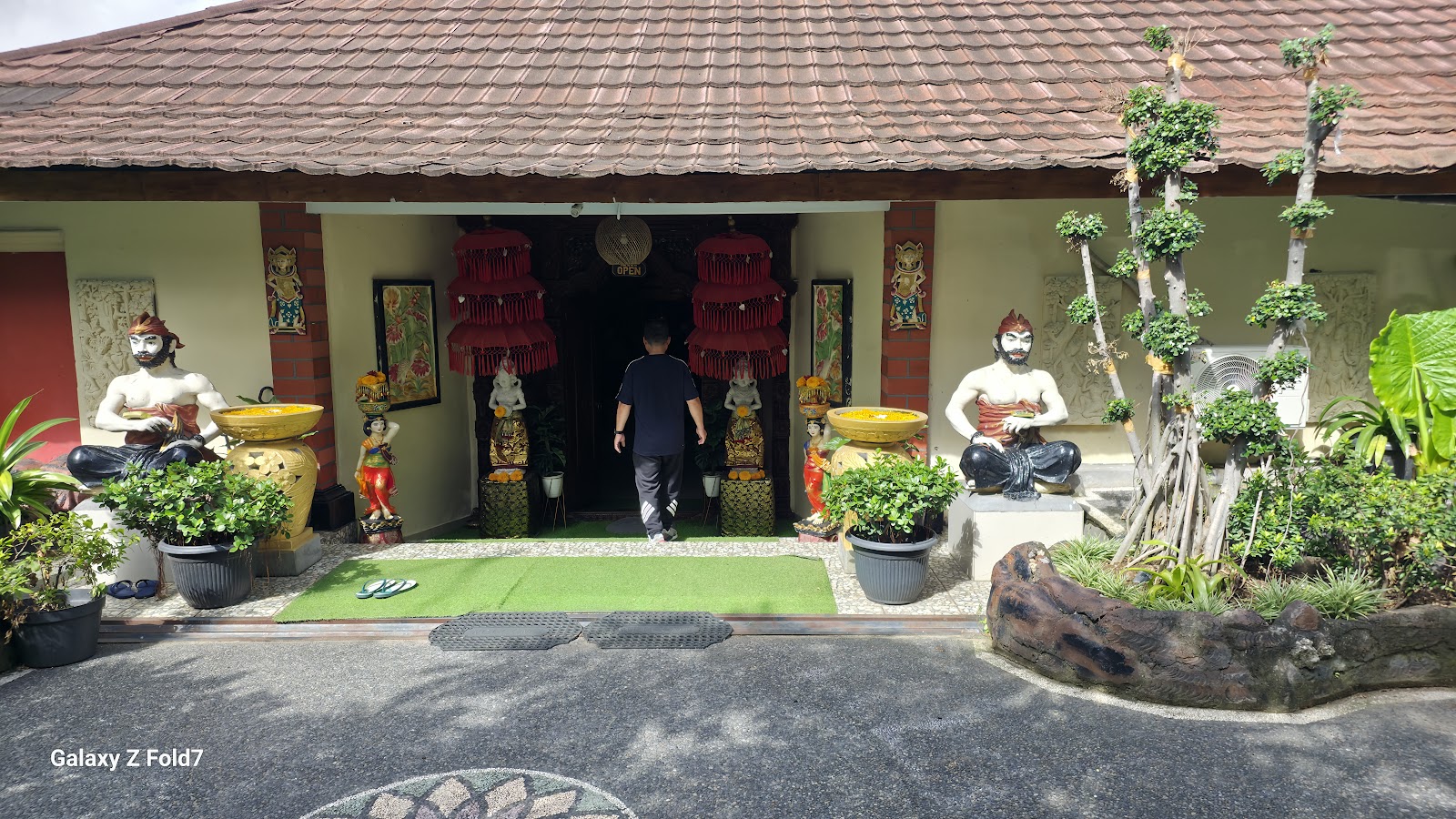 GRAHA KITCHEN FAMILY RESTO (kid's Friendly Restaurant)