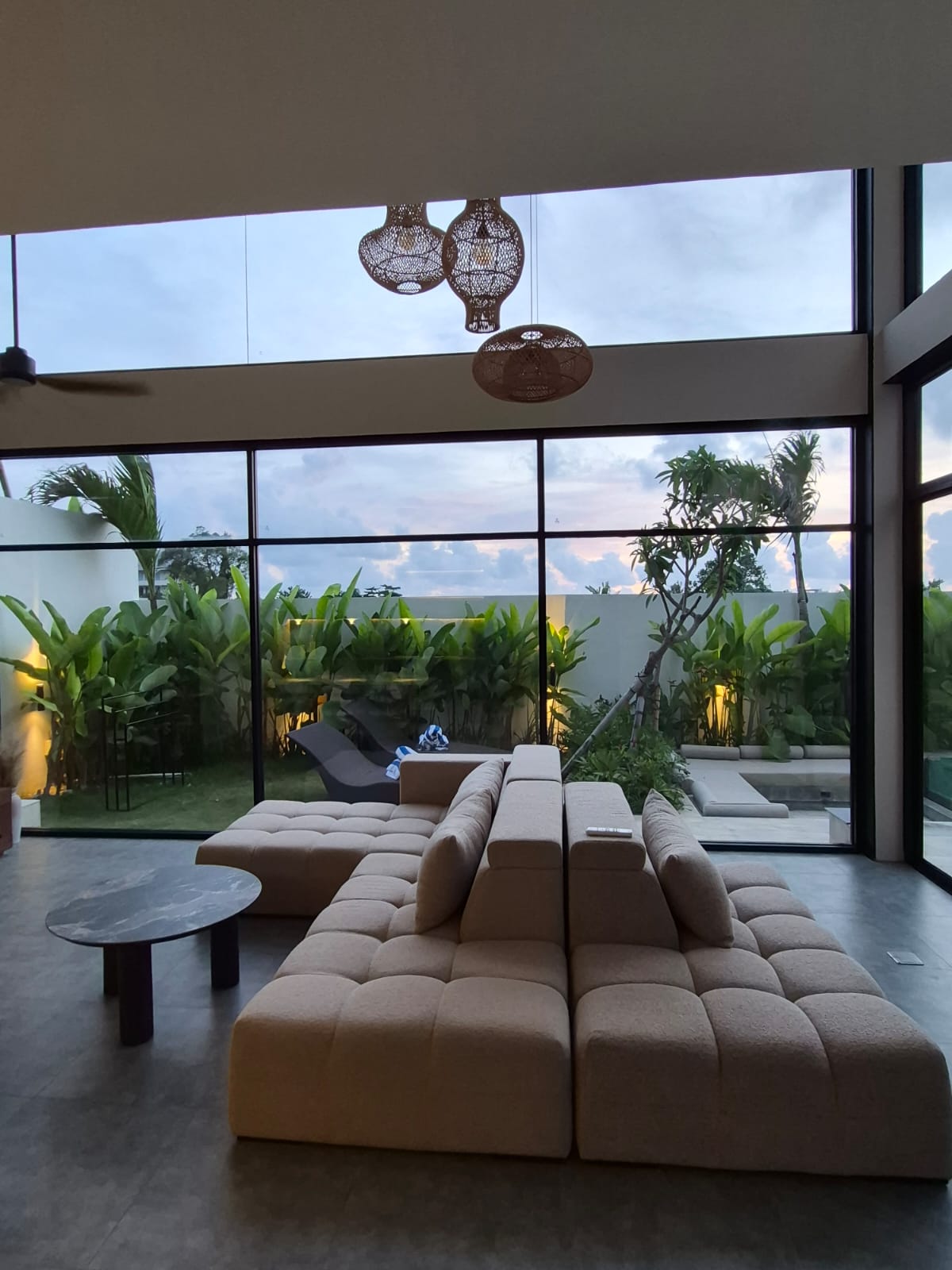 Вилла новая вилла/ вид на океан/джакузи и rooftop Чангу 488м² 4 и более спален