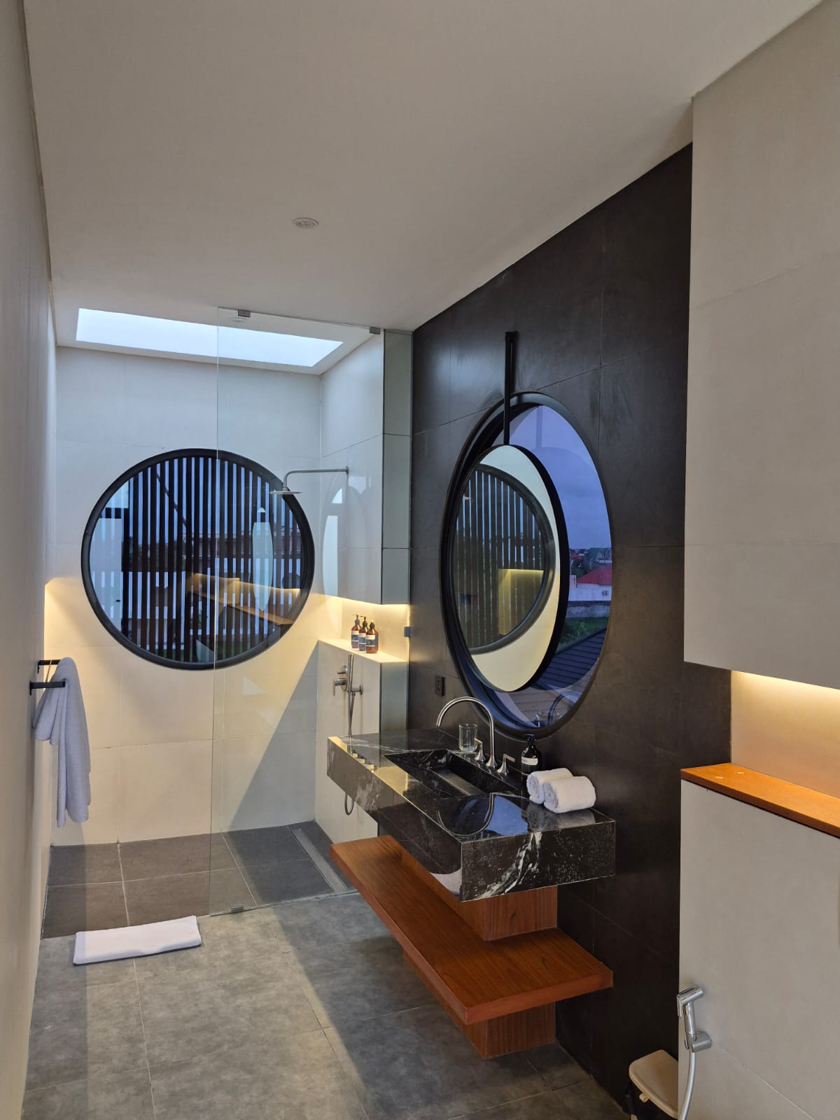 Вилла новая вилла/ вид на океан/джакузи и rooftop Чангу 488м² 4 и более спален