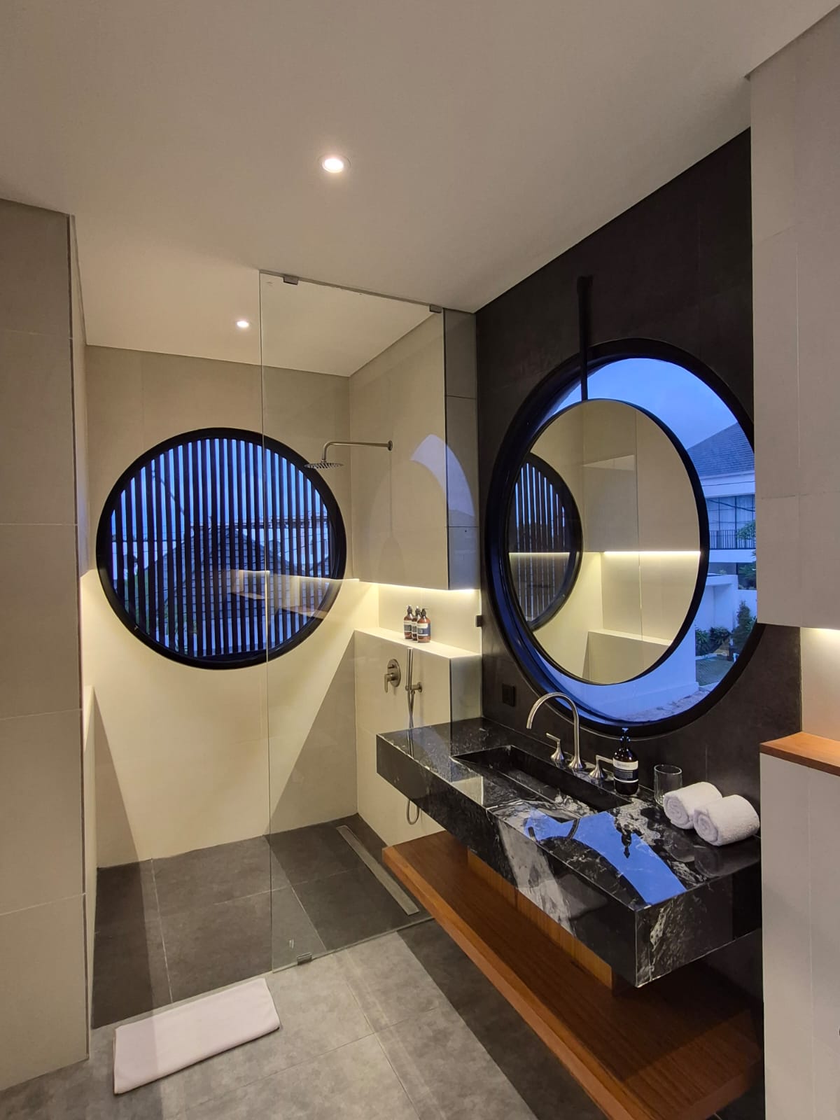 Вилла новая вилла/ вид на океан/джакузи и rooftop Чангу 488м² 4 и более спален