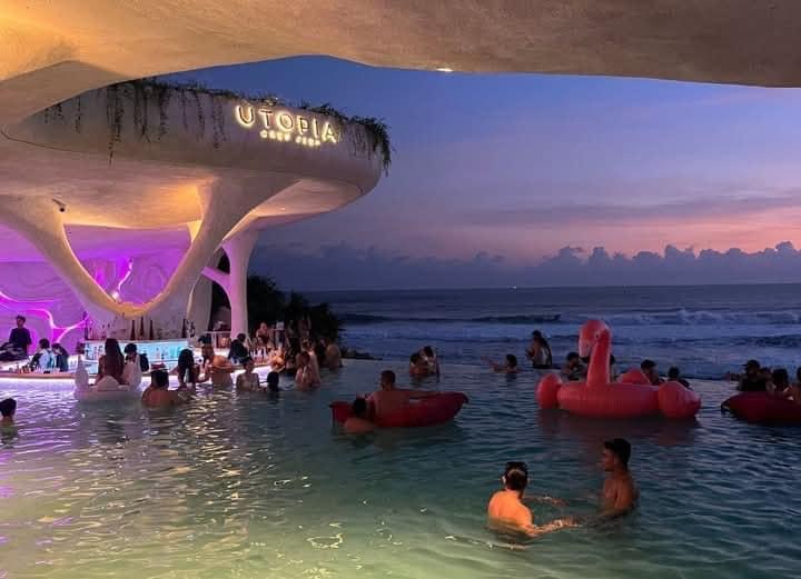 Luna Beach Club