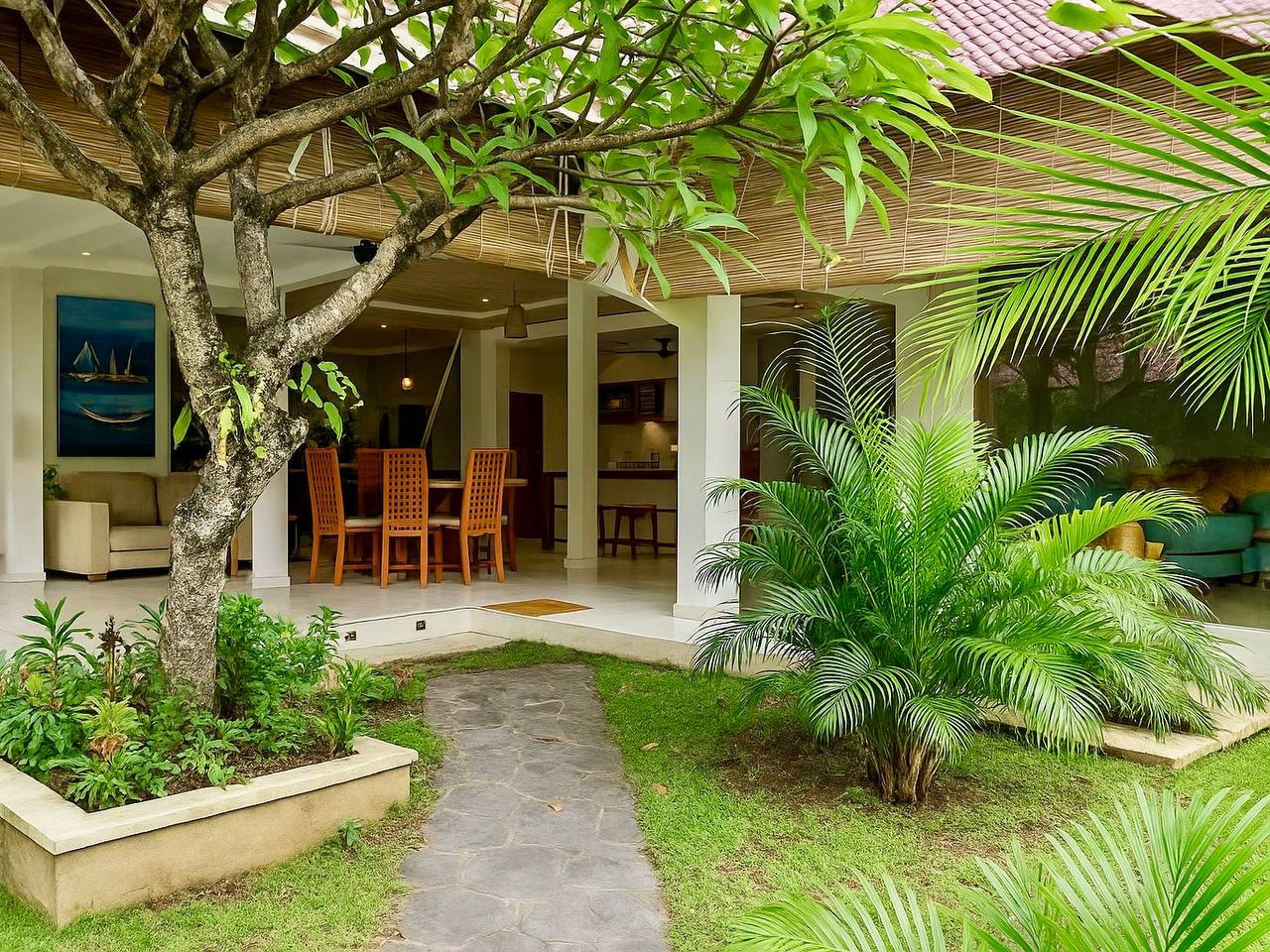 Вилла современная Семиньяк 2 спальни