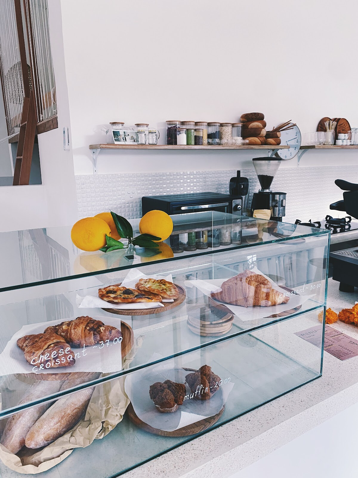 LEMONY CAFE