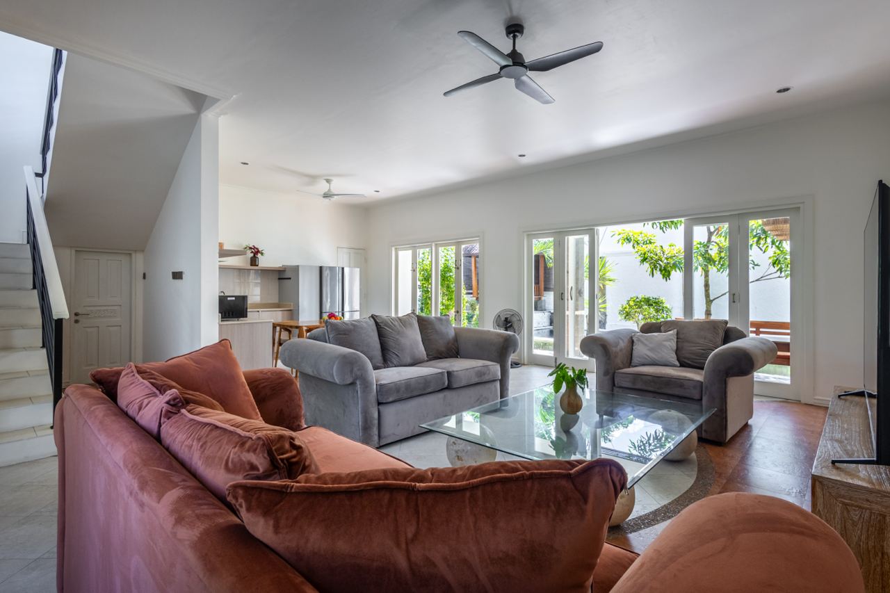 Вилла новая в аренду в Умалас 3 спальни