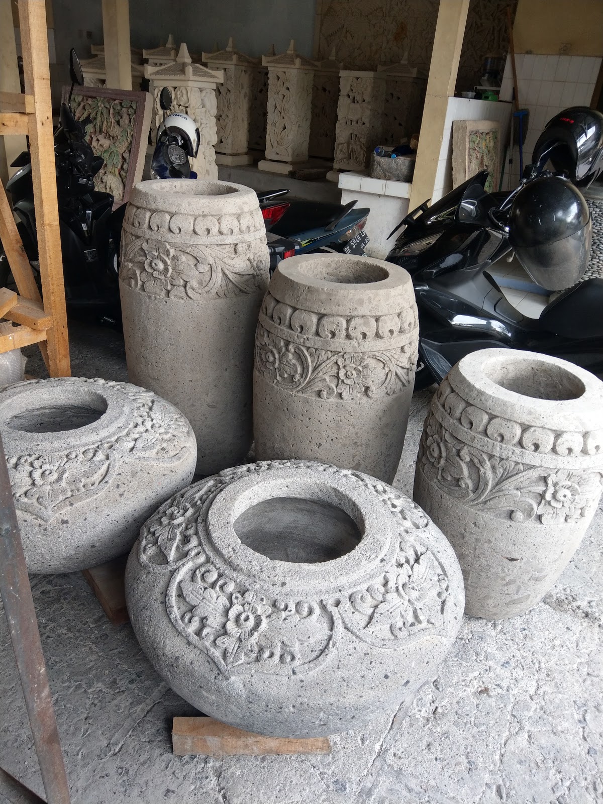 Магазин Роте Адхи (Rote Adhi)