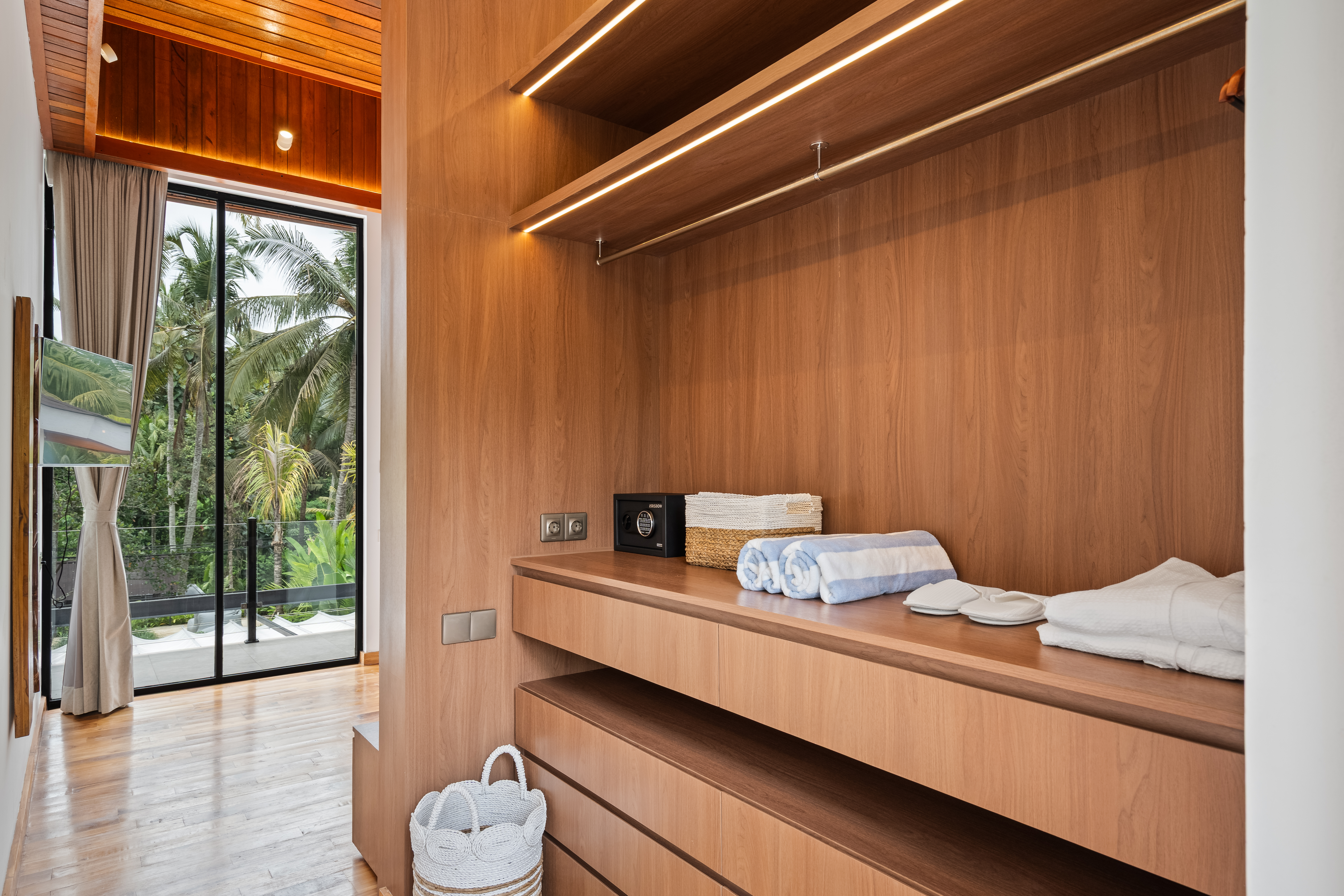 Вилла 4-спальная вилла с 44 м² гидромассажным бассейном Ubud 222м² 4 и более спален