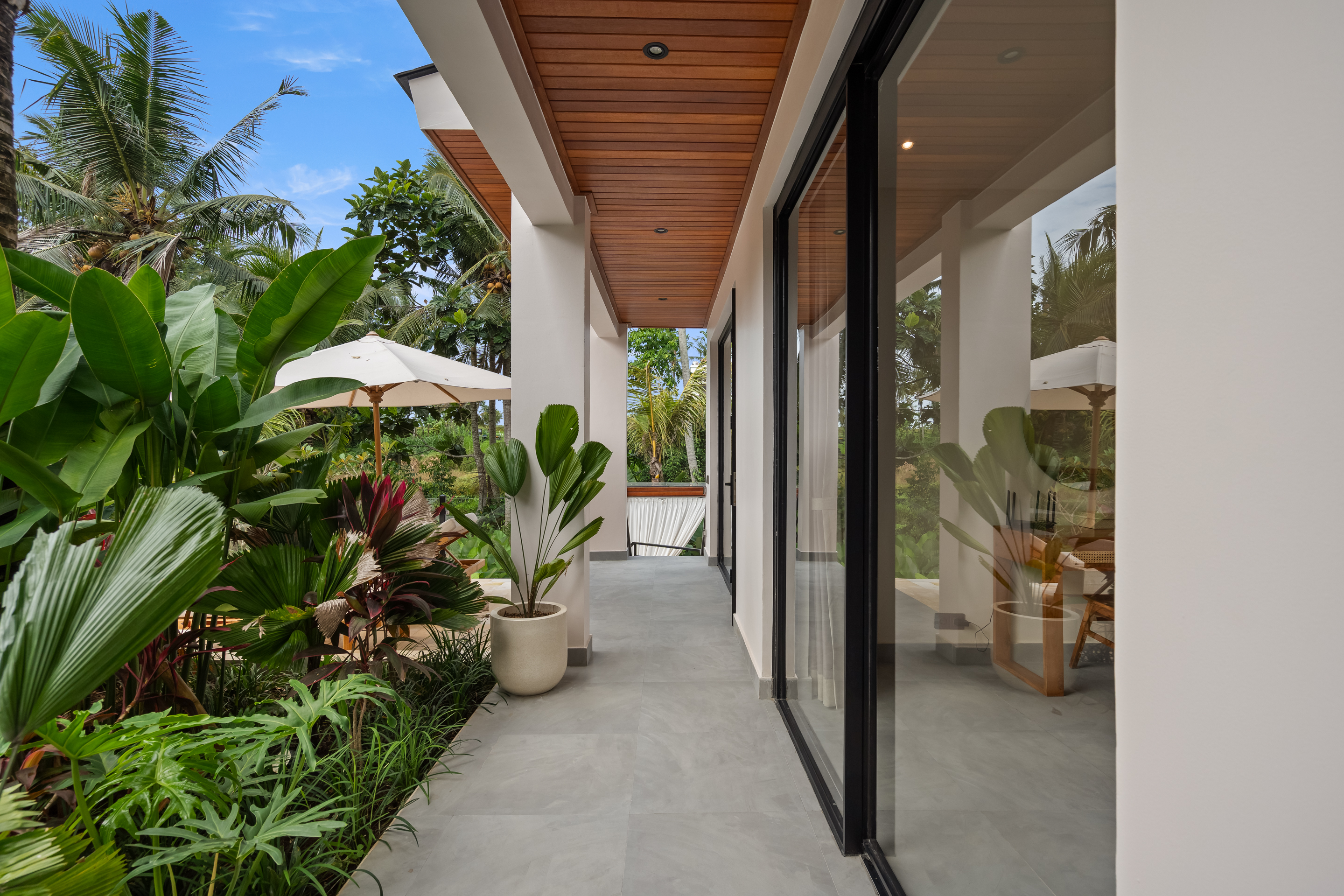 Вилла 5-спальная вилла с бассейном 65 м² и караоке-залом Убуд 347м² 4 и более спален