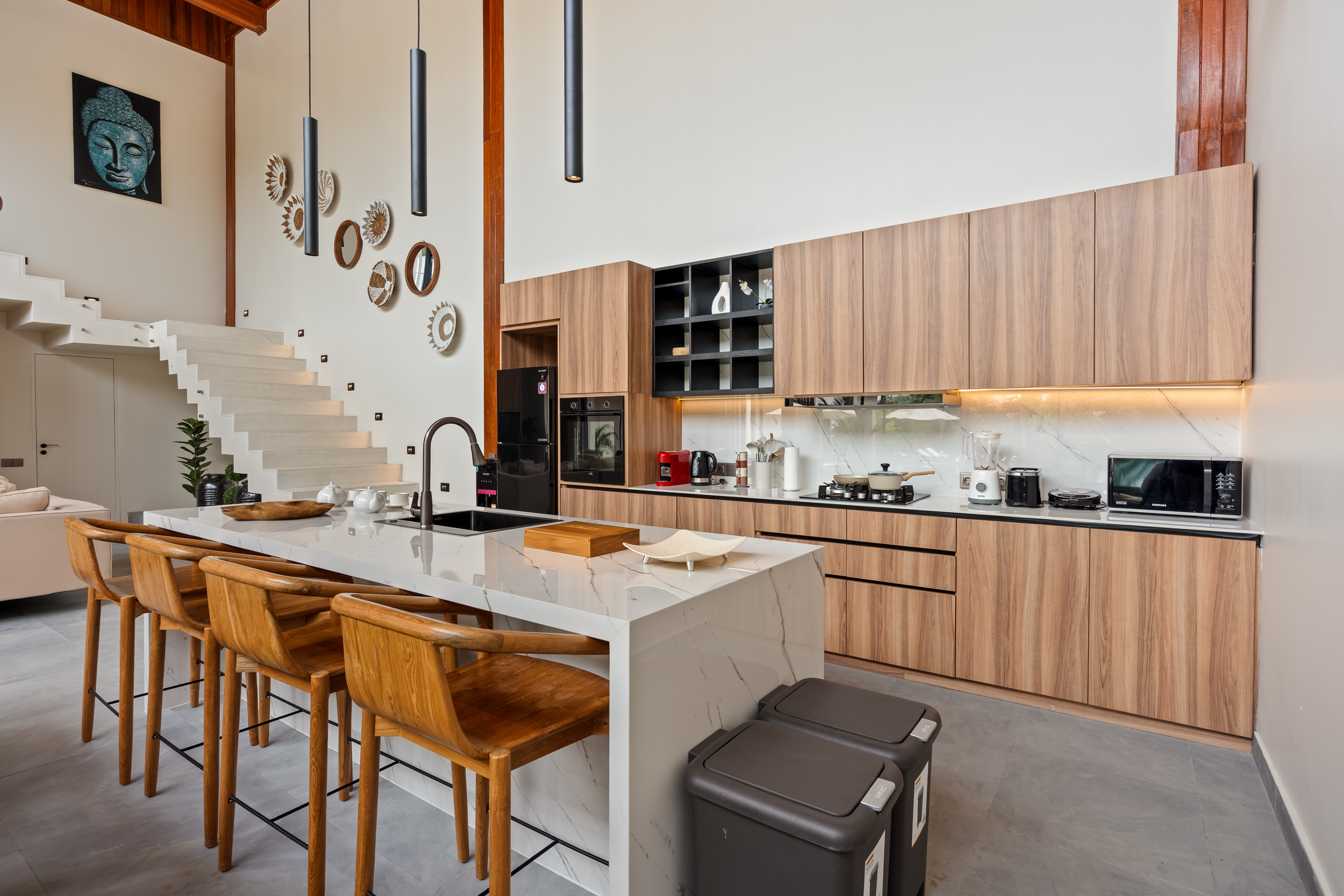 Вилла 5-спальная вилла с бассейном 65 м² и караоке-залом Убуд 347м² 4 и более спален