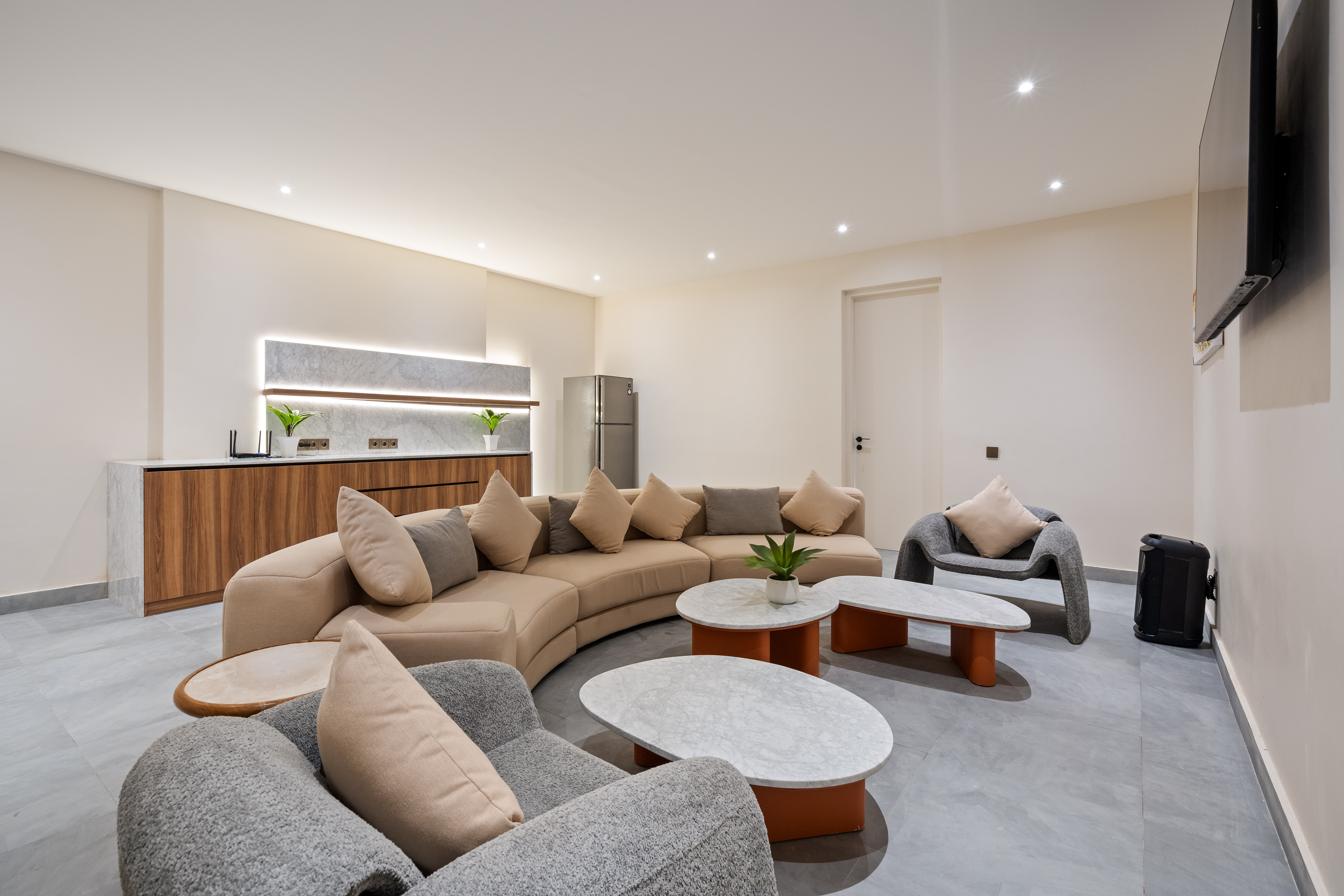 Вилла 5-спальная вилла с бассейном 65 м² и караоке-залом Убуд 347м² 4 и более спален