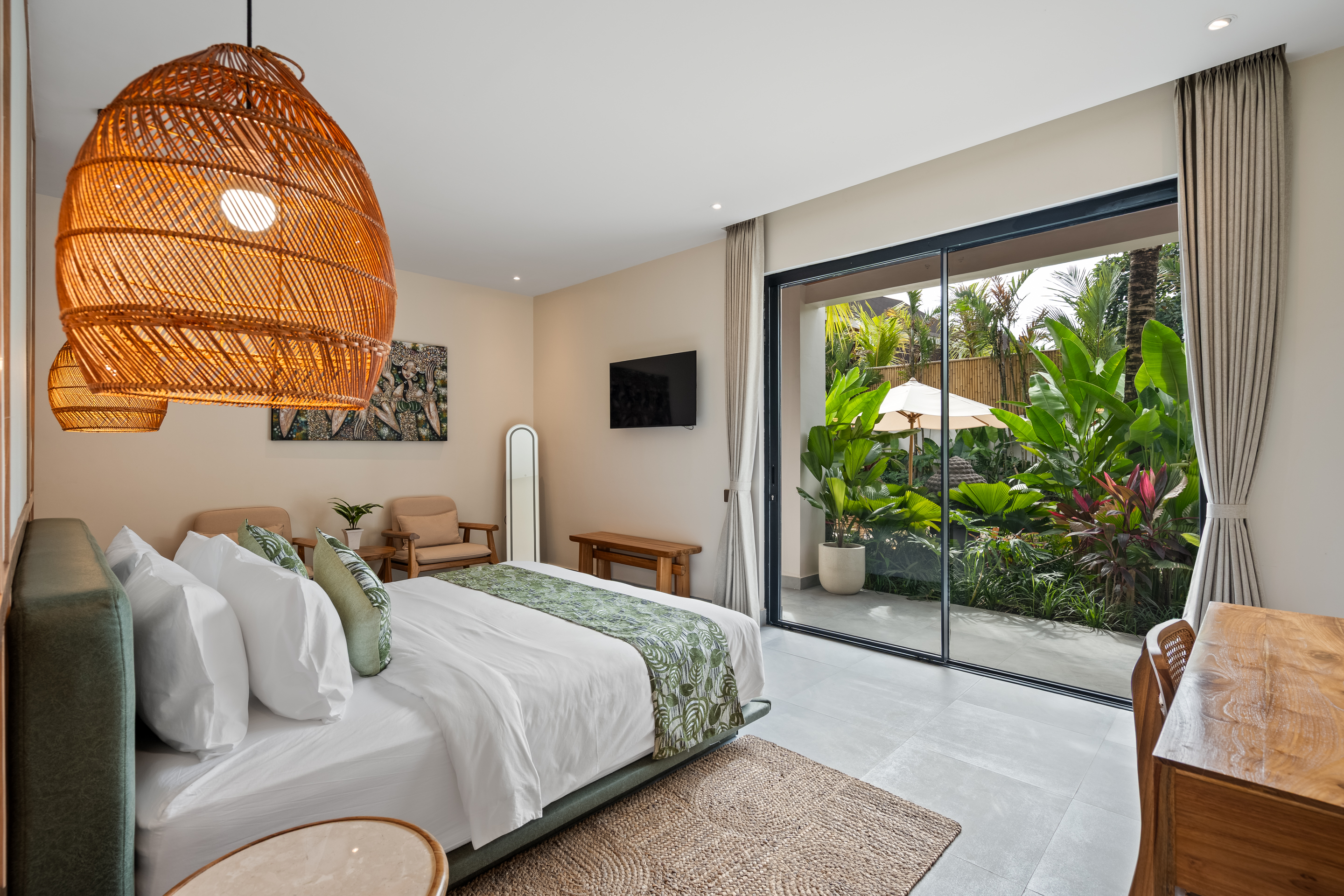 Вилла 5-спальная вилла с бассейном 65 м² и караоке-залом Убуд 347м² 4 и более спален