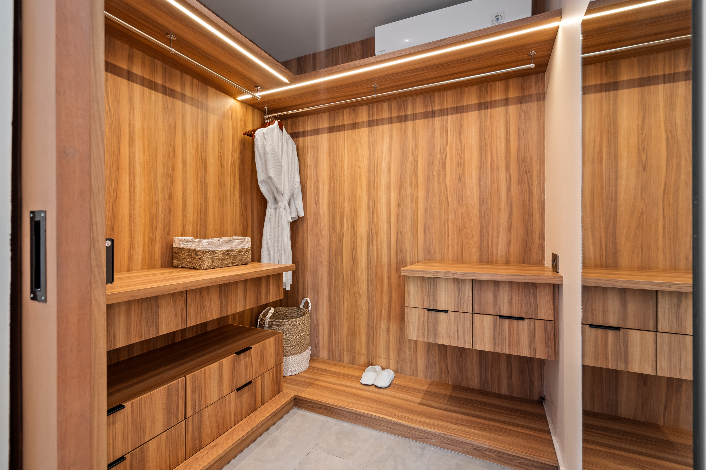 Вилла 5-спальная вилла с бассейном 65 м² и караоке-залом Убуд 347м² 4 и более спален