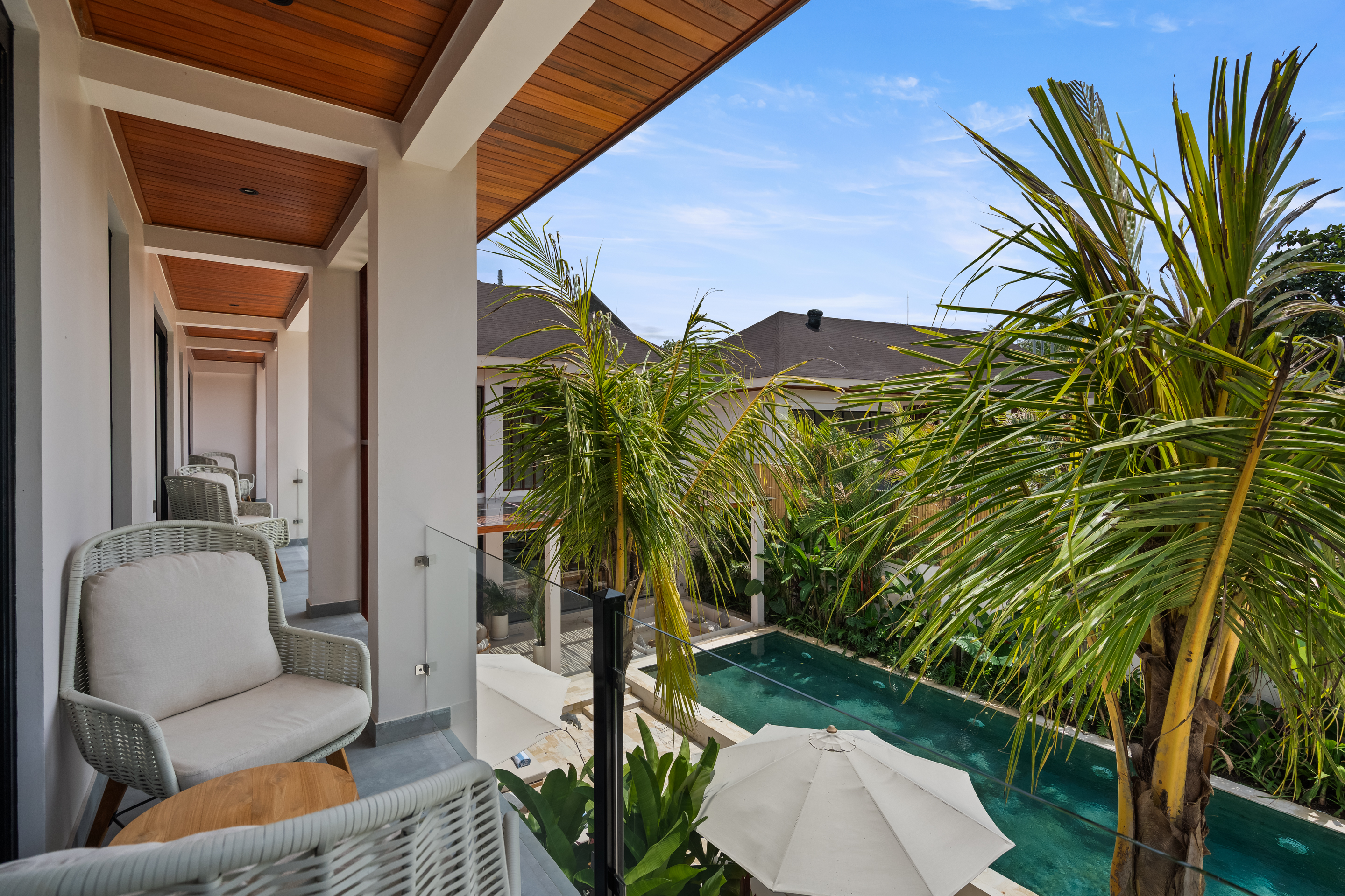 Вилла 5-спальная вилла с бассейном 65 м² и караоке-залом Убуд 347м² 4 и более спален