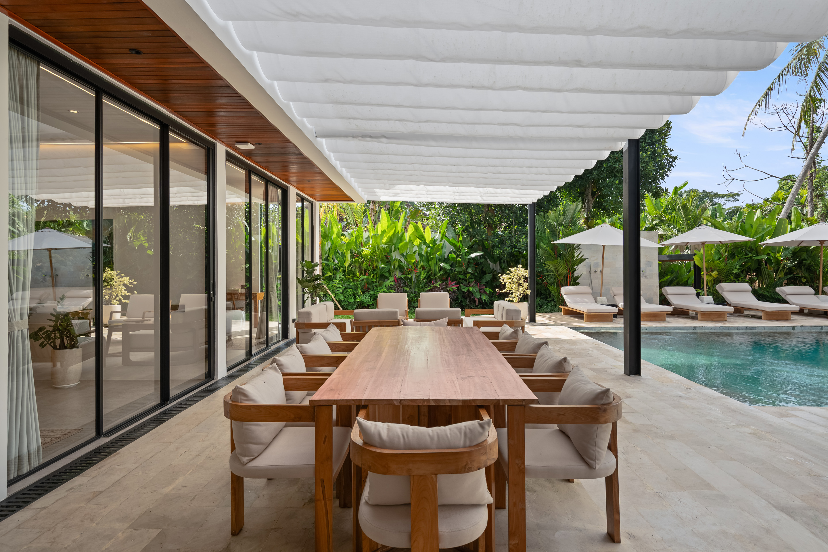 Вилла 5-спальная вилла с бассейном 43 м² и караоке Убуд 264м² 4 и более спален