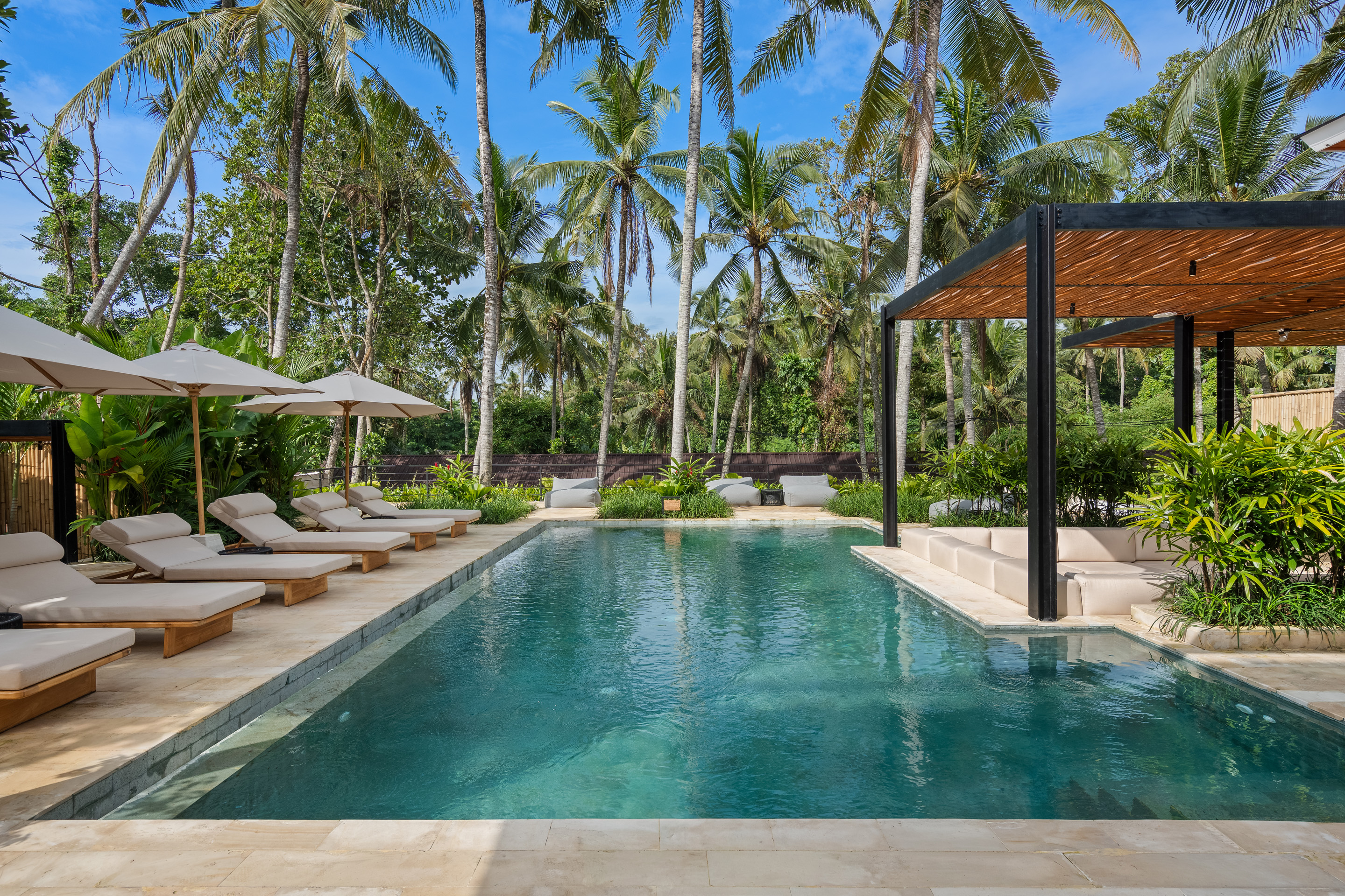 Вилла 5-спальная вилла с бассейном 43 м² и караоке Убуд 264м² 4 и более спален