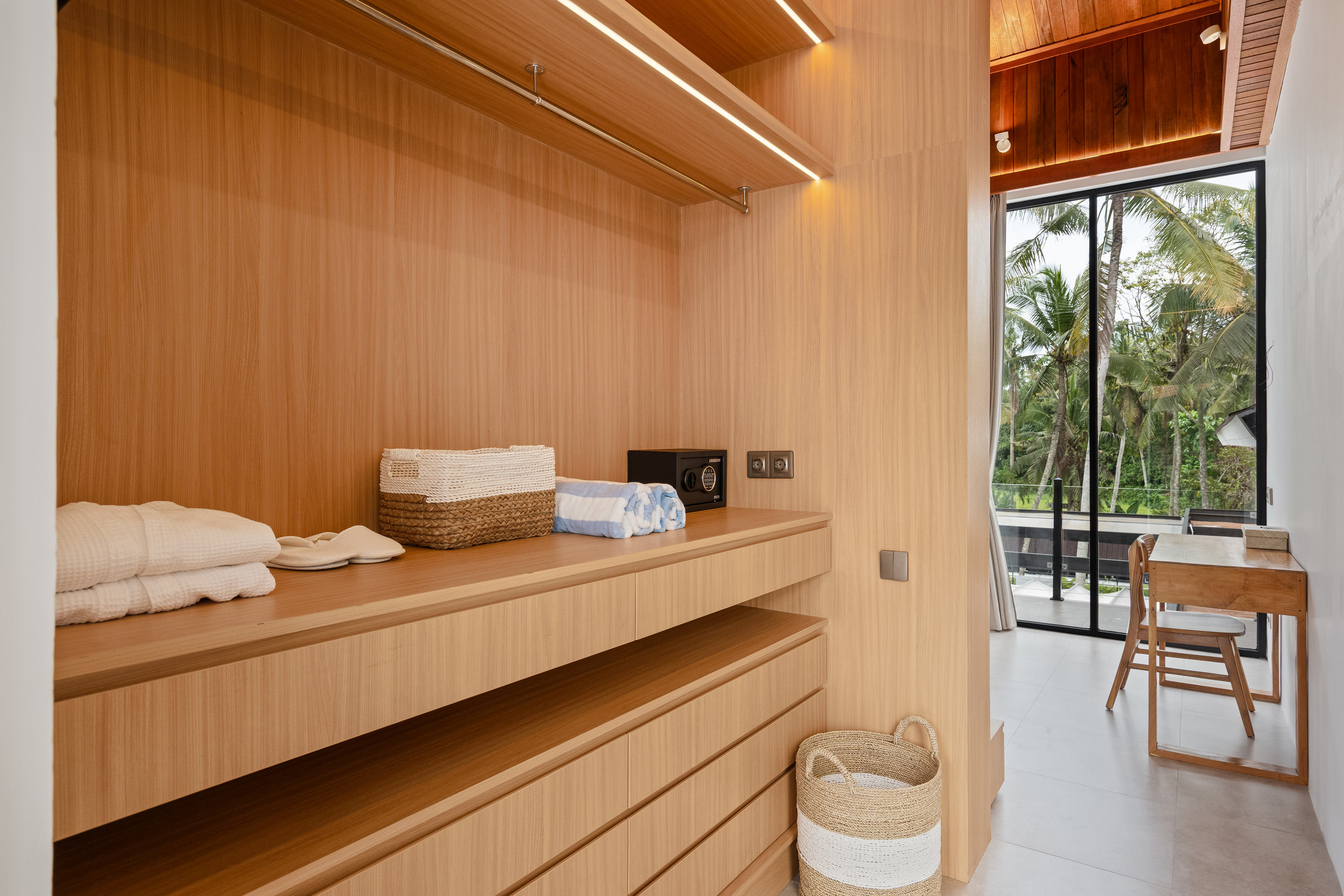 Вилла 5-спальная вилла с бассейном 43 м² и караоке Убуд 264м² 4 и более спален