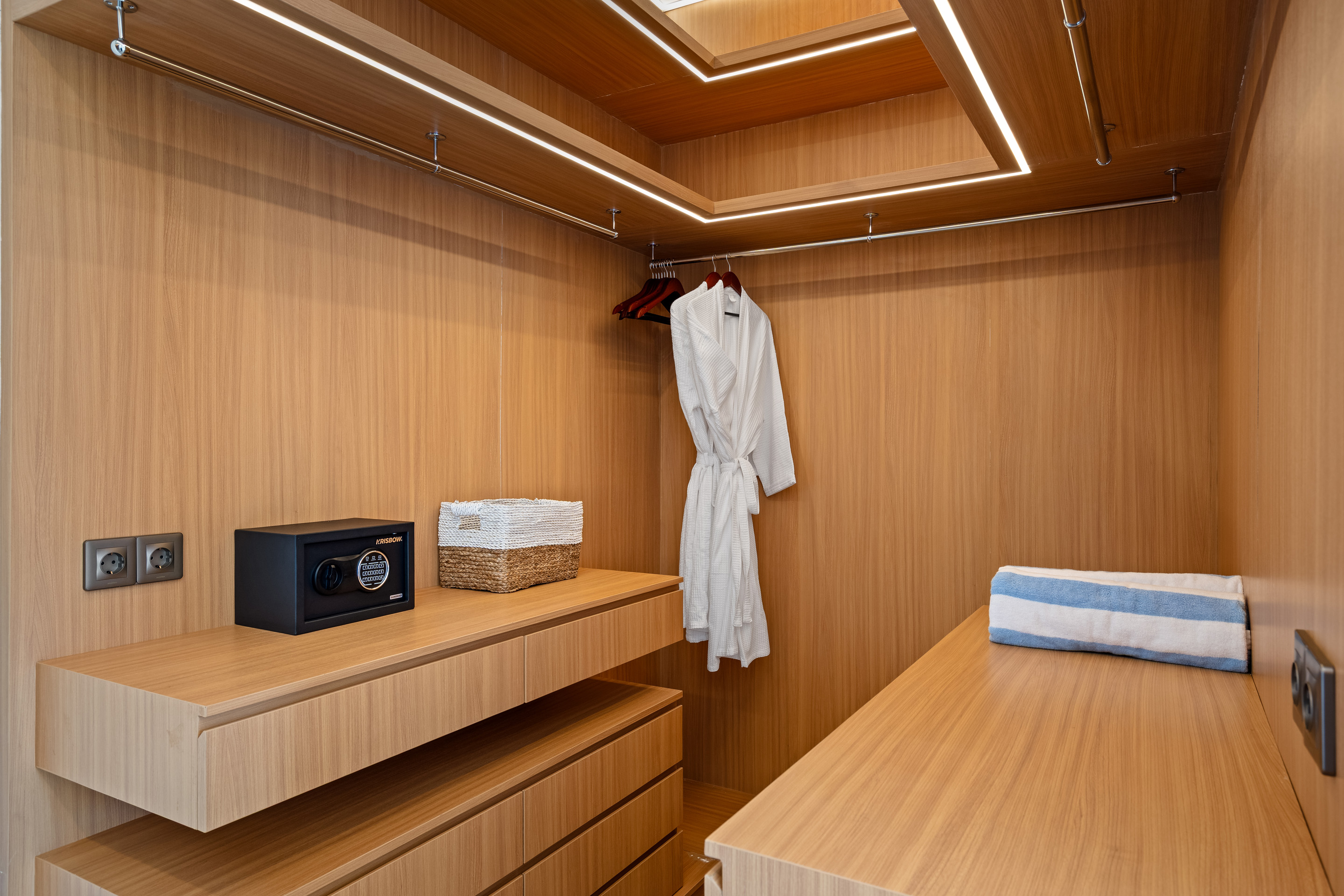 Вилла 5-спальная вилла с бассейном 43 м² и караоке Убуд 264м² 4 и более спален