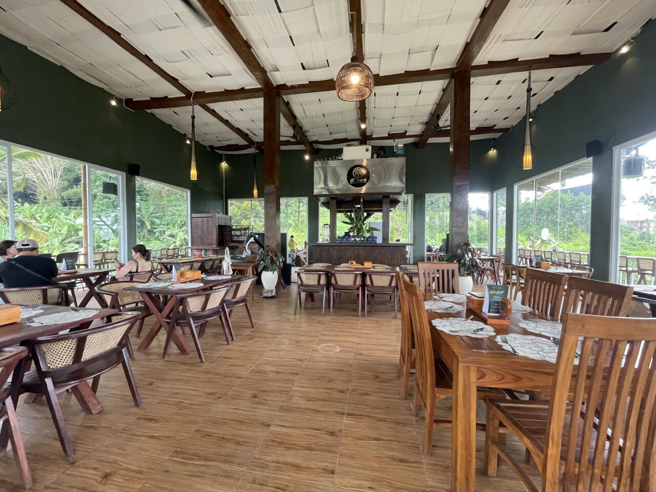 Deloise Restaurant