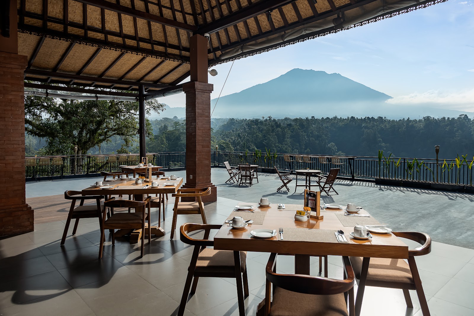 Edelweiss Restaurant and Bar