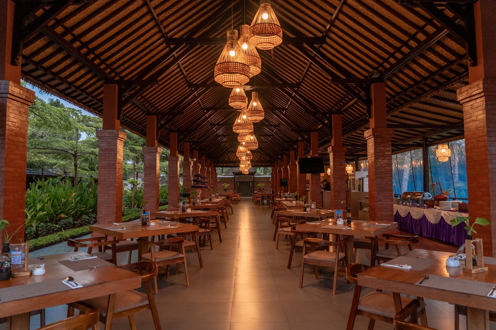 Edelweiss Restaurant and Bar