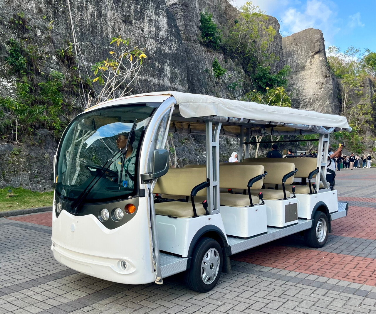 На Бали готовят транспортные «электрозоны»: PLN и власти наращивают зарядки и обмен батарей