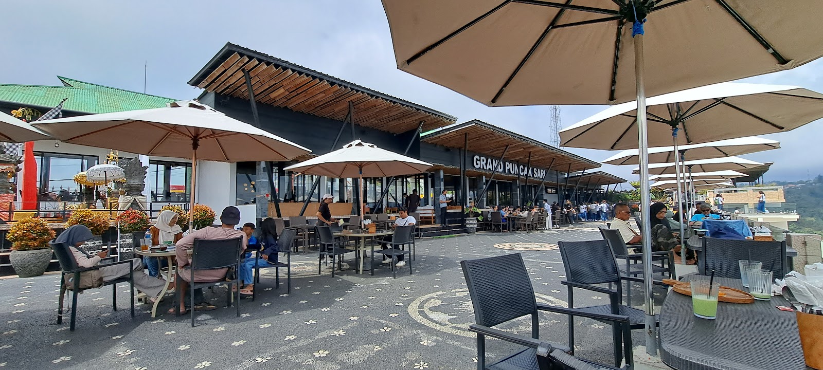 Puncak Sari Rumah Makan