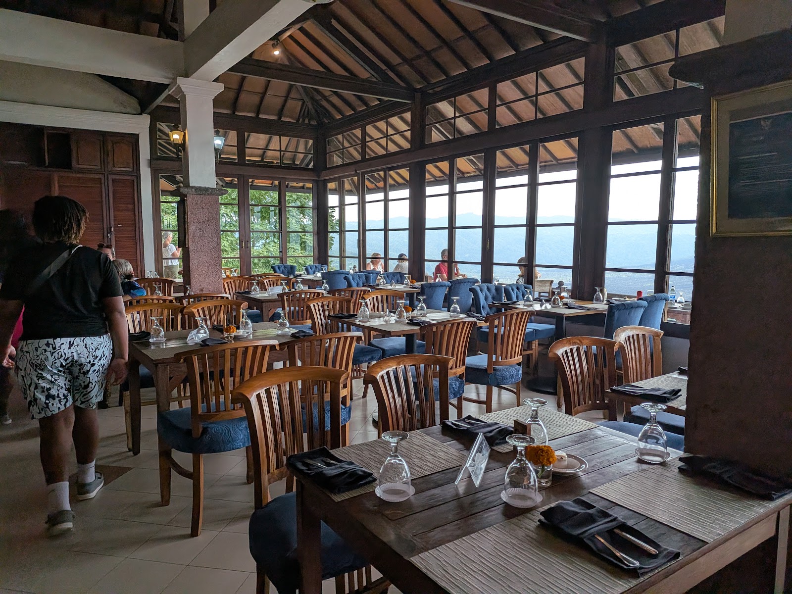 The Lookout Resto & Bar