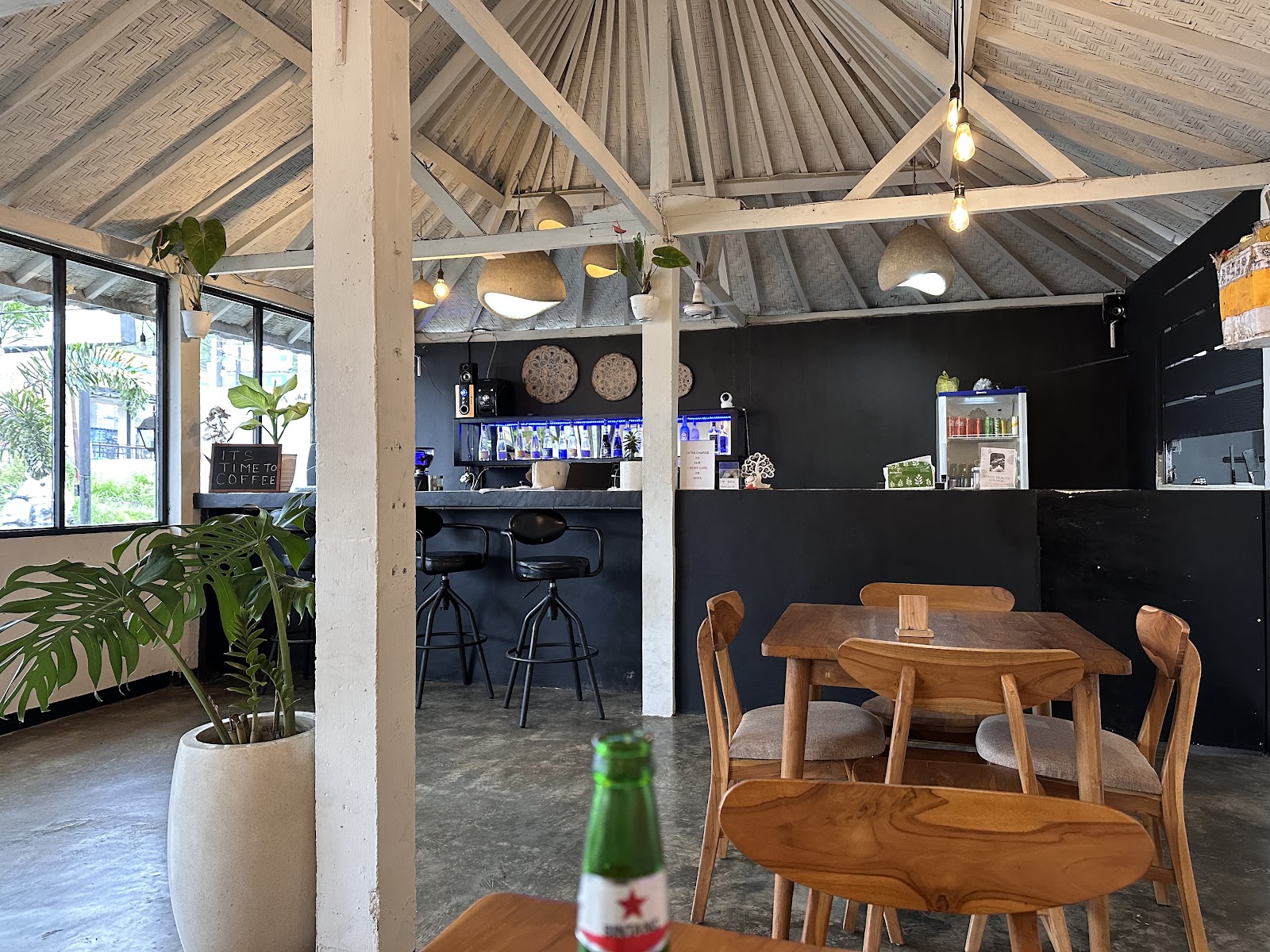 De Laugh Tale Kitchen & Bar (Western, Tapas, Bar)