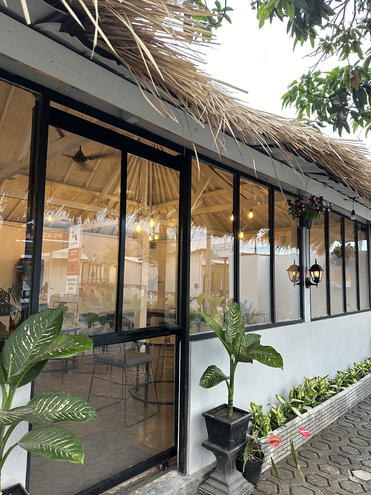 De Laugh Tale Kitchen & Bar (Western, Tapas, Bar)