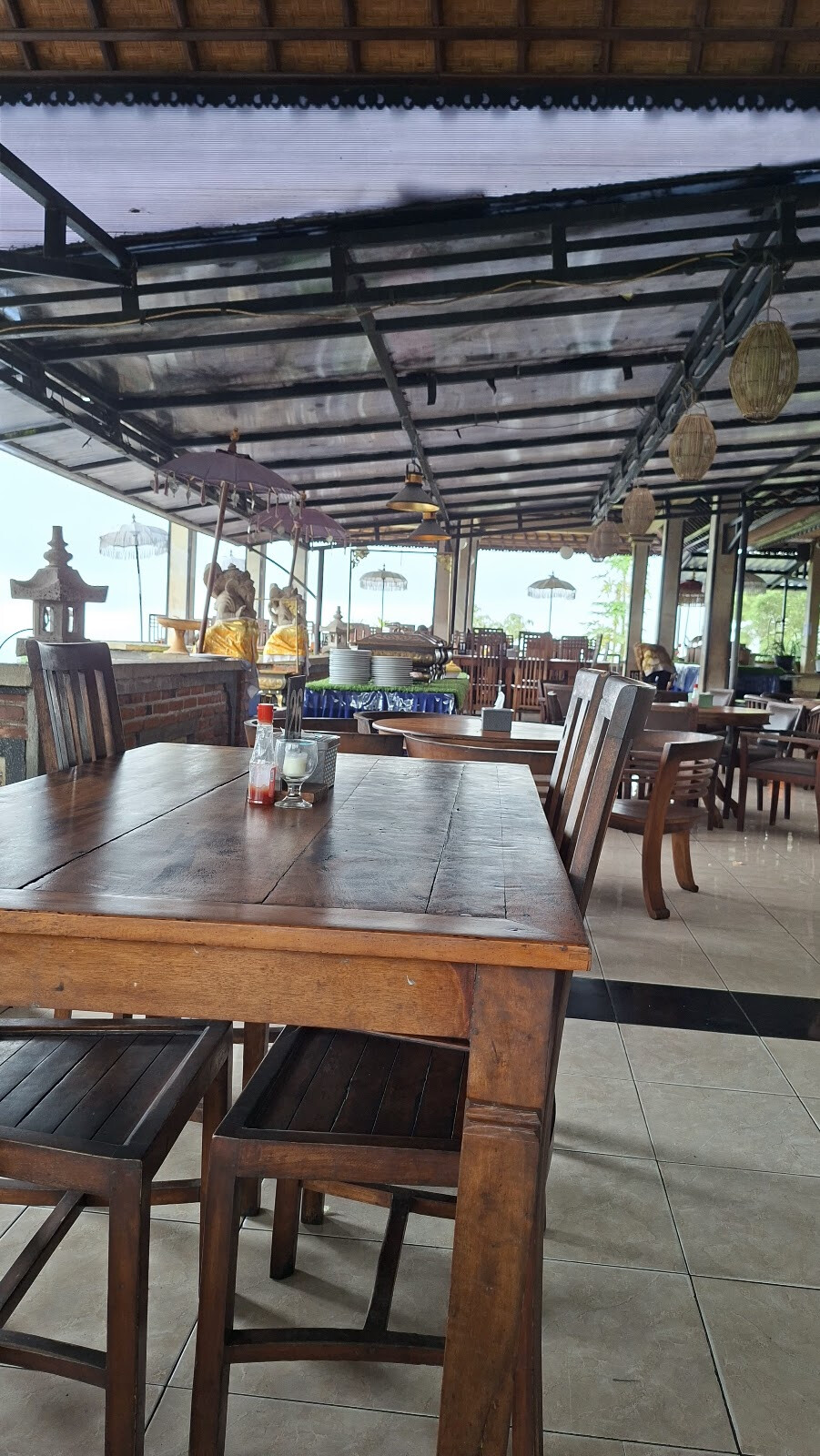 Saras Restaurant